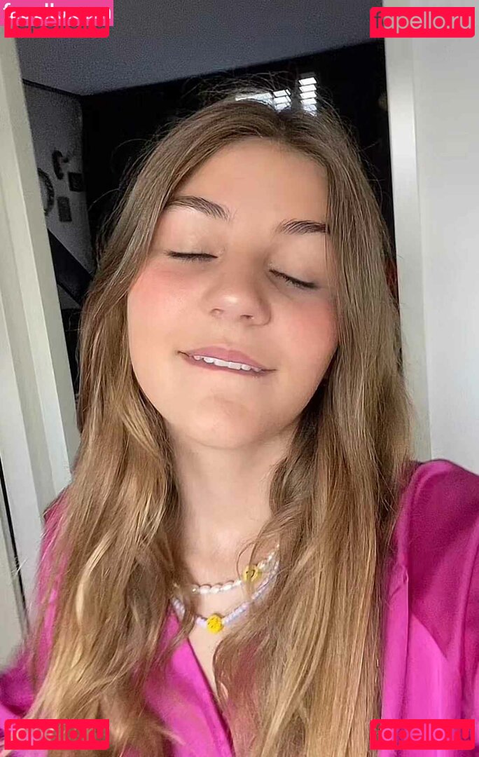 Senna Bellod Nude Onlyfans Photo 22