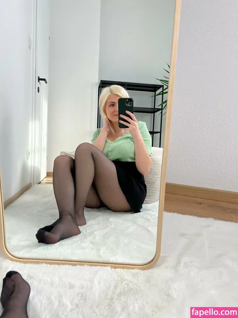 bellas_paws Onlyfans Photo Gallery 