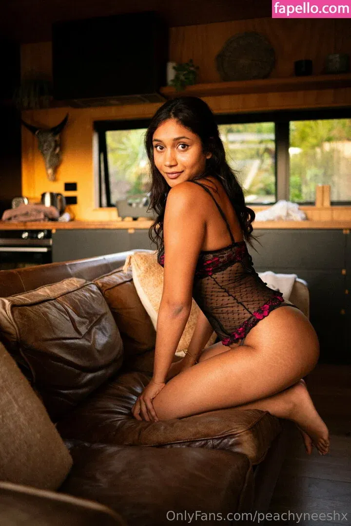 peachyneeshx Onlyfans Photo Gallery 