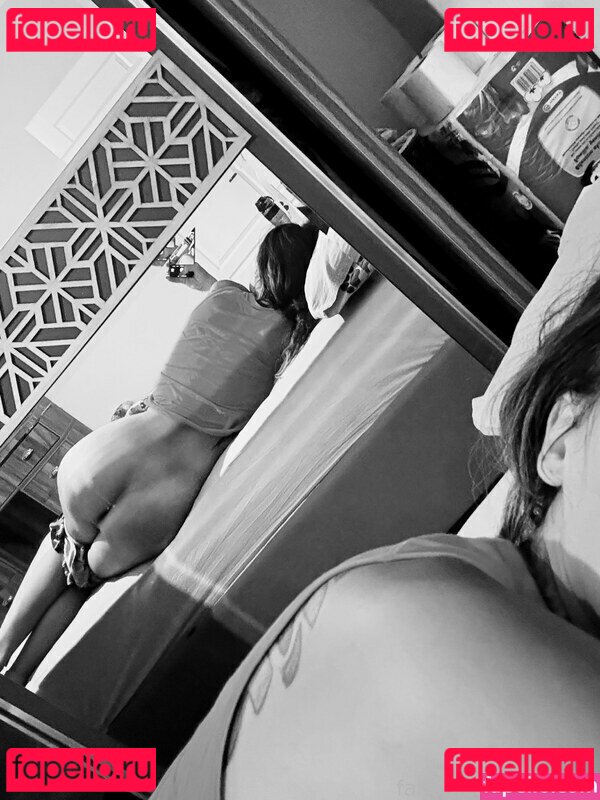 Derin Kayalar Nude Onlyfans Photo 6