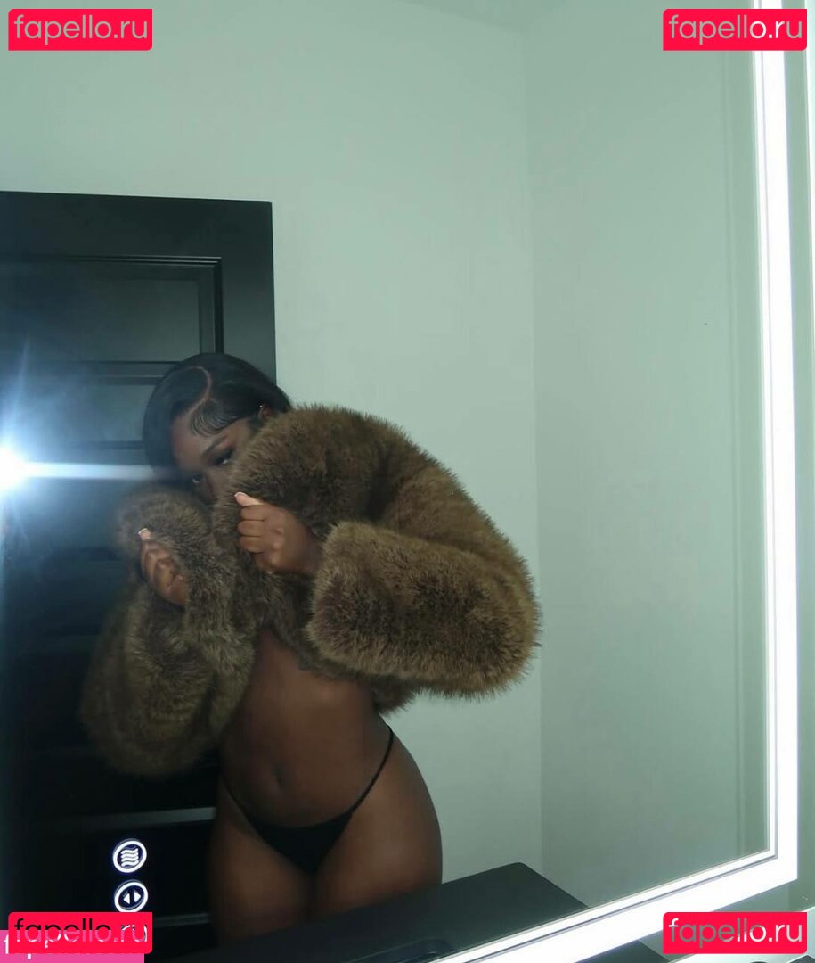 korectiion Nude Onlyfans Photo 19