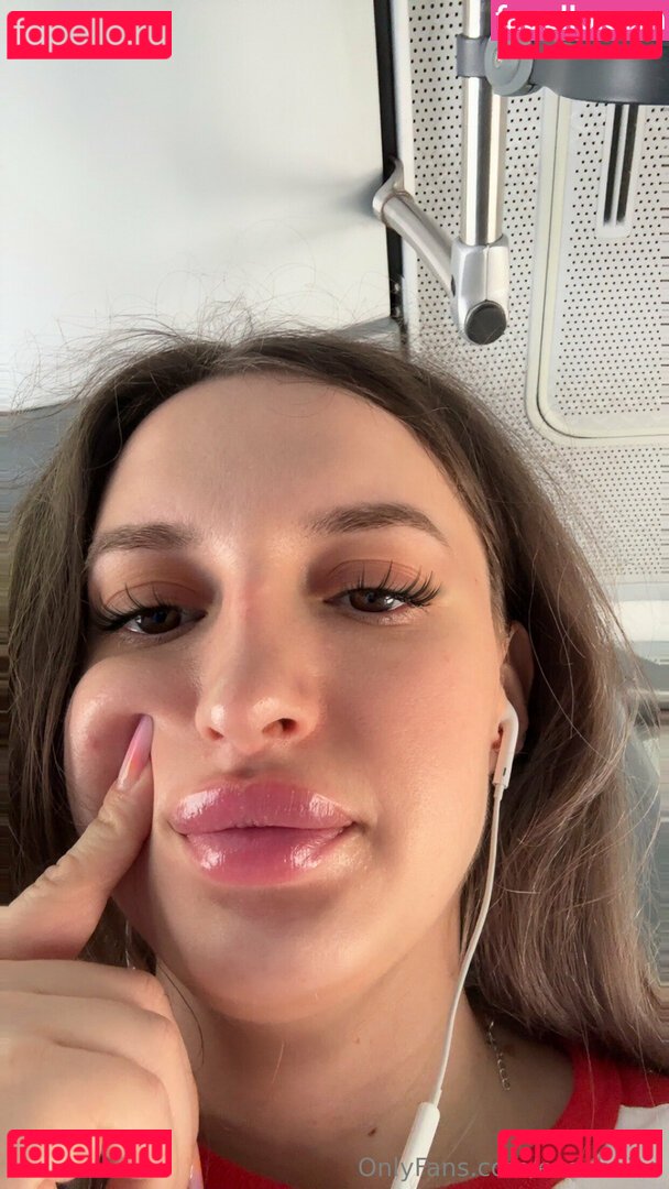 evachains Nude Onlyfans Photo 14