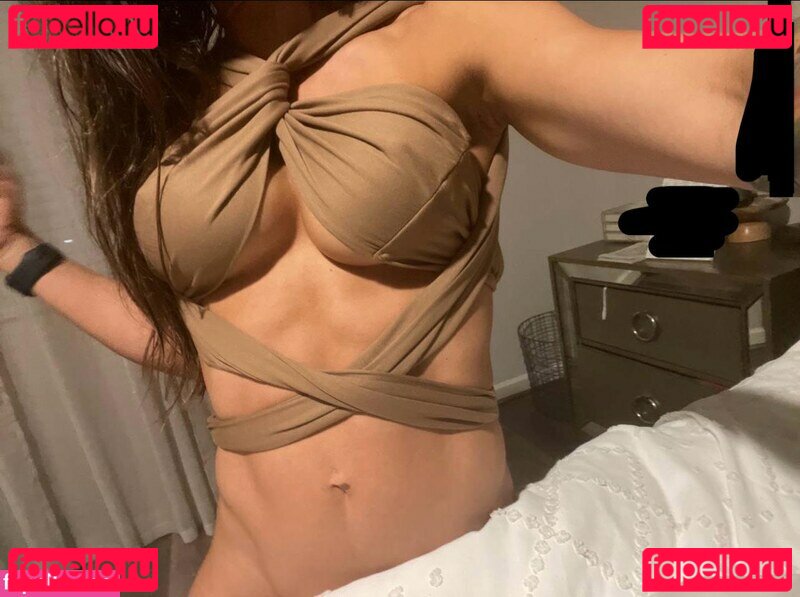 Capri Remi Nude Onlyfans Photo 4