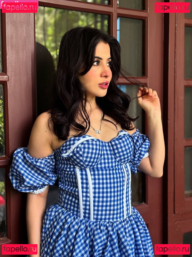 Urfi Javed Nude Onlyfans Photo 30