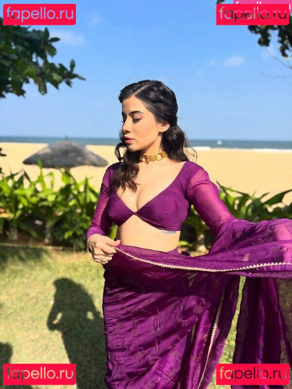 Urfi Javed Nude Onlyfans Photo 13