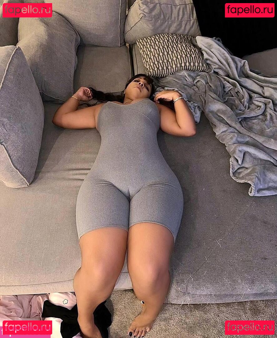 Codly Plays Nude Onlyfans Photo 15