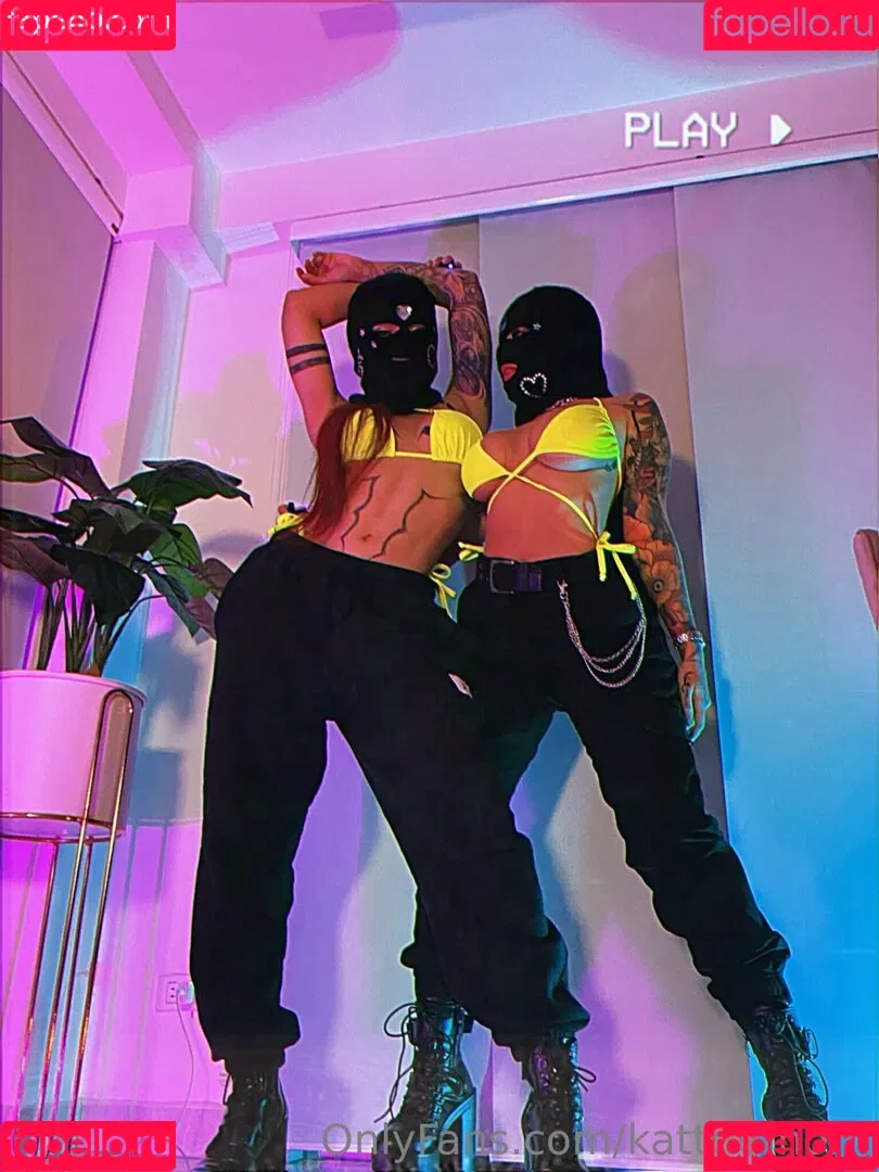 DElettraa Onlyfans Photo Gallery 