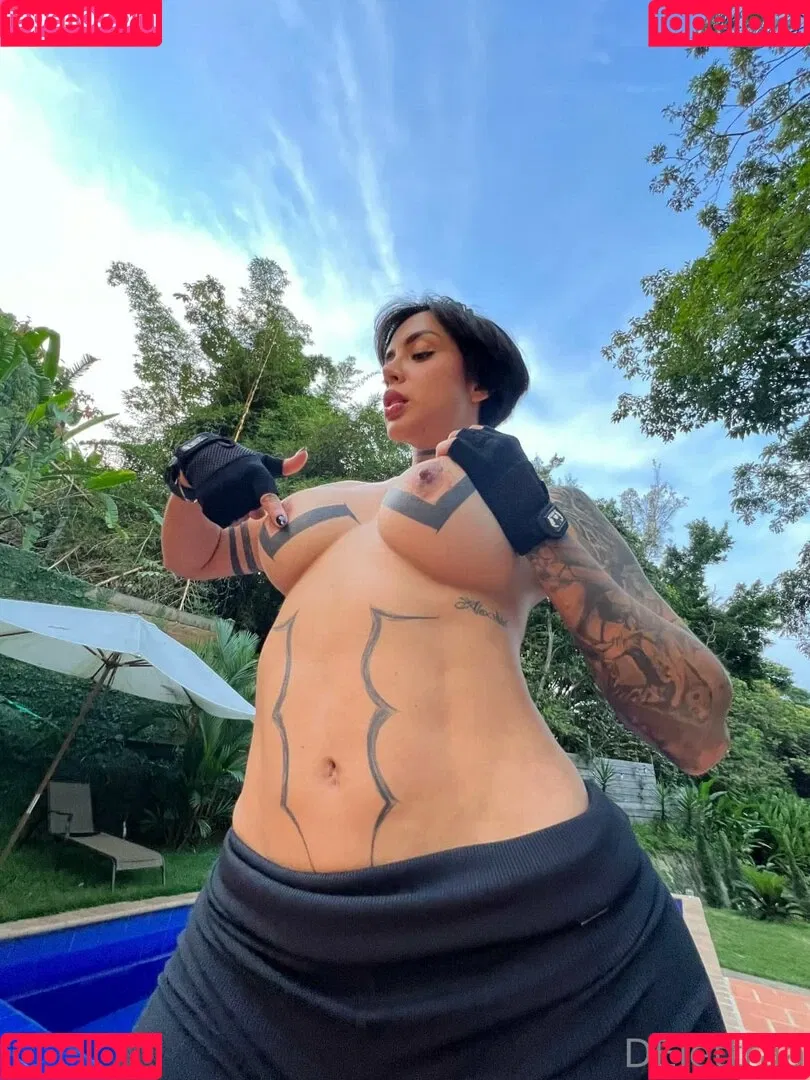 DElettraa Onlyfans Photo Gallery 