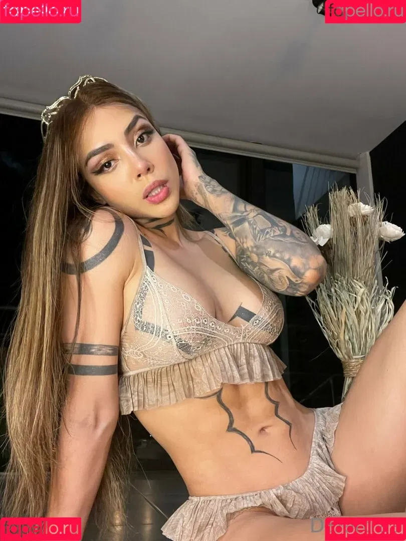DElettraa Onlyfans Photo Gallery 