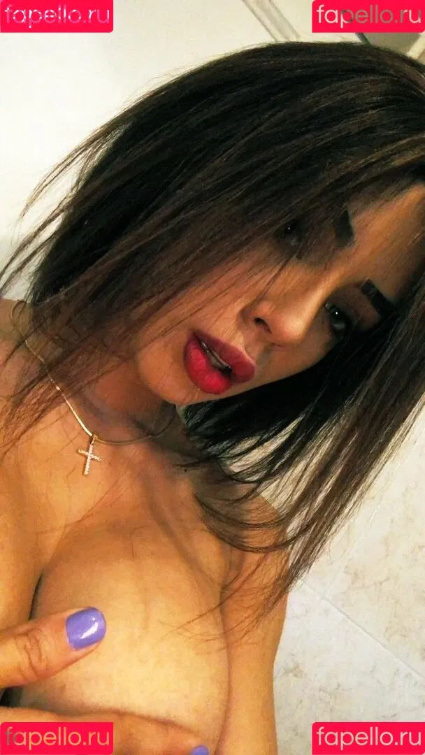 DElettraa Onlyfans Photo Gallery 