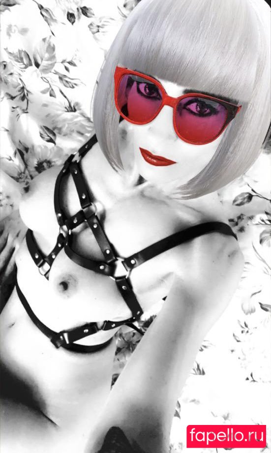 Lena Maus Onlyfans Photo Gallery 