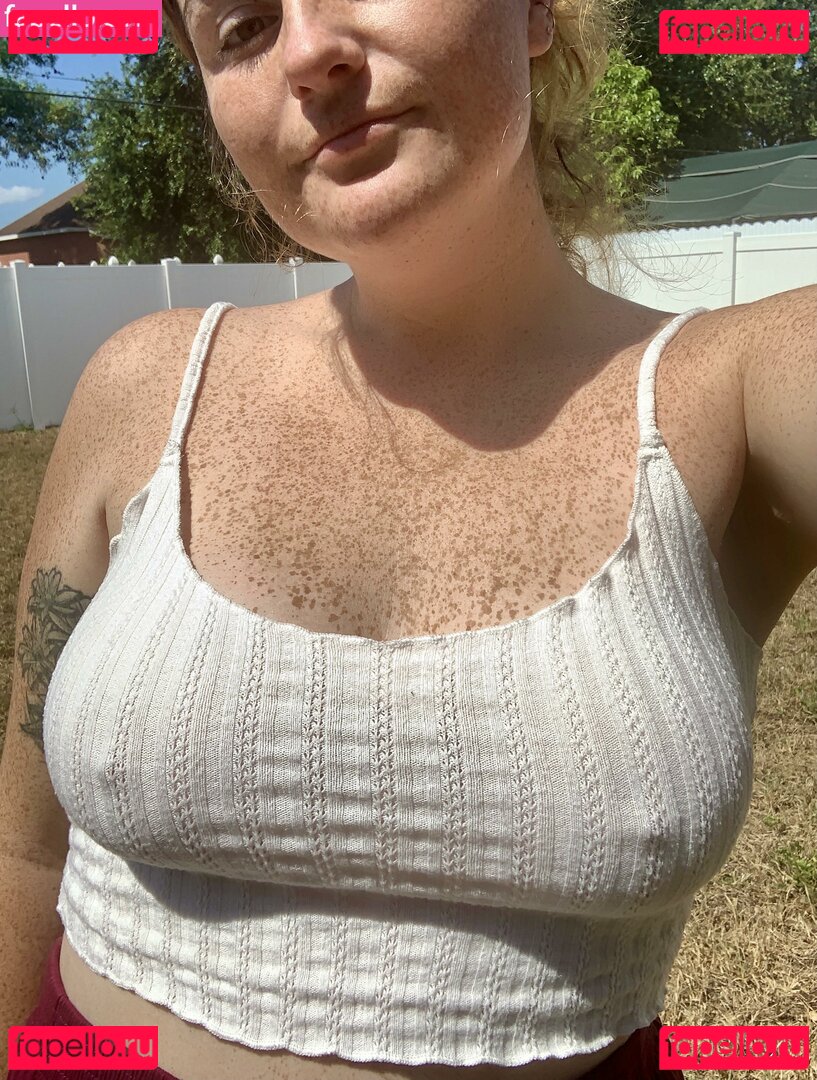 Freckled Baby Nude Onlyfans Photo 50