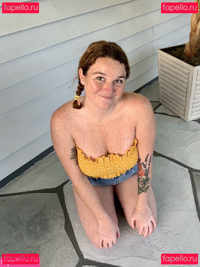 Freckled Baby Nude Onlyfans Photo 37