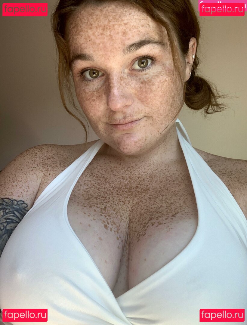 Freckled Baby Nude Onlyfans Photo 35