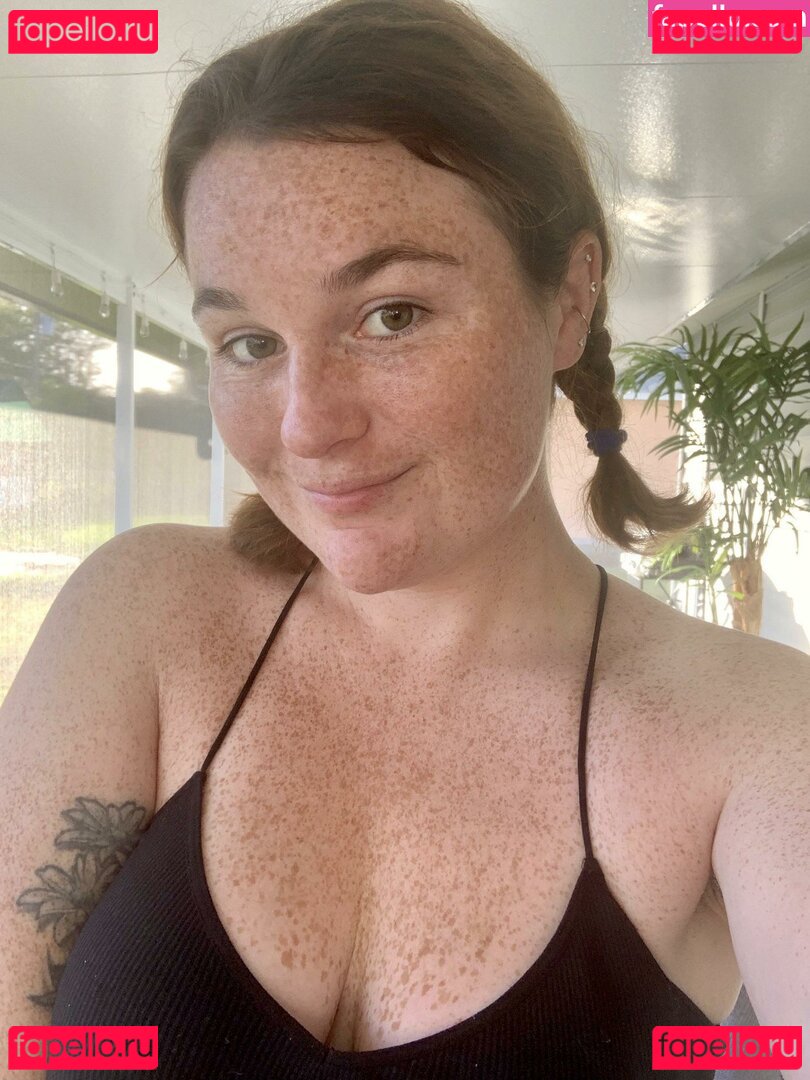 Freckled Baby Nude Onlyfans Photo 32