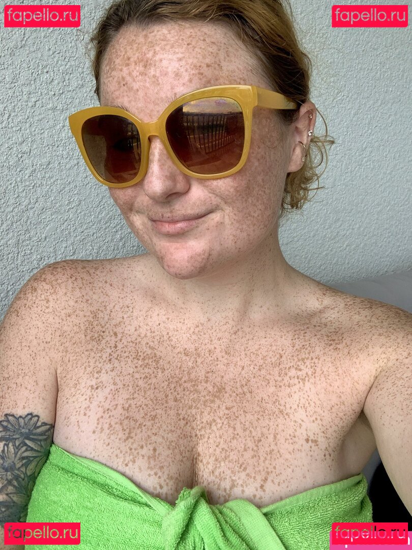 Freckled Baby Nude Onlyfans Photo 23