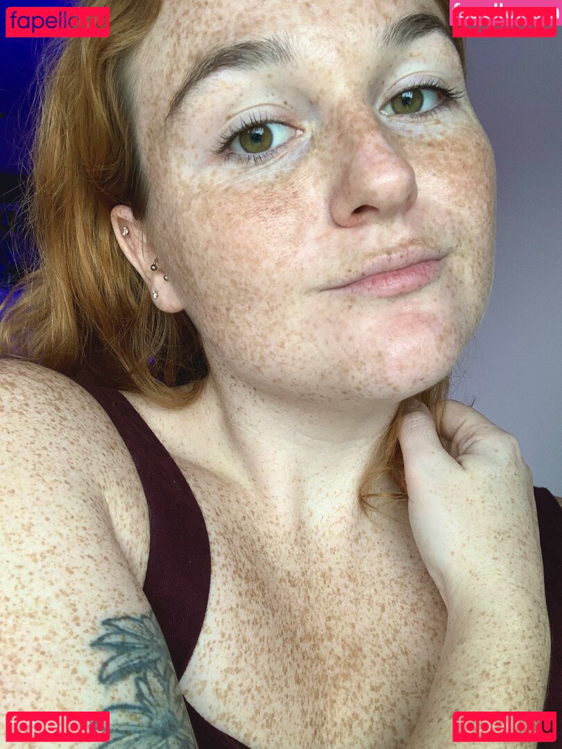 Freckled Baby Nude Onlyfans Photo 21