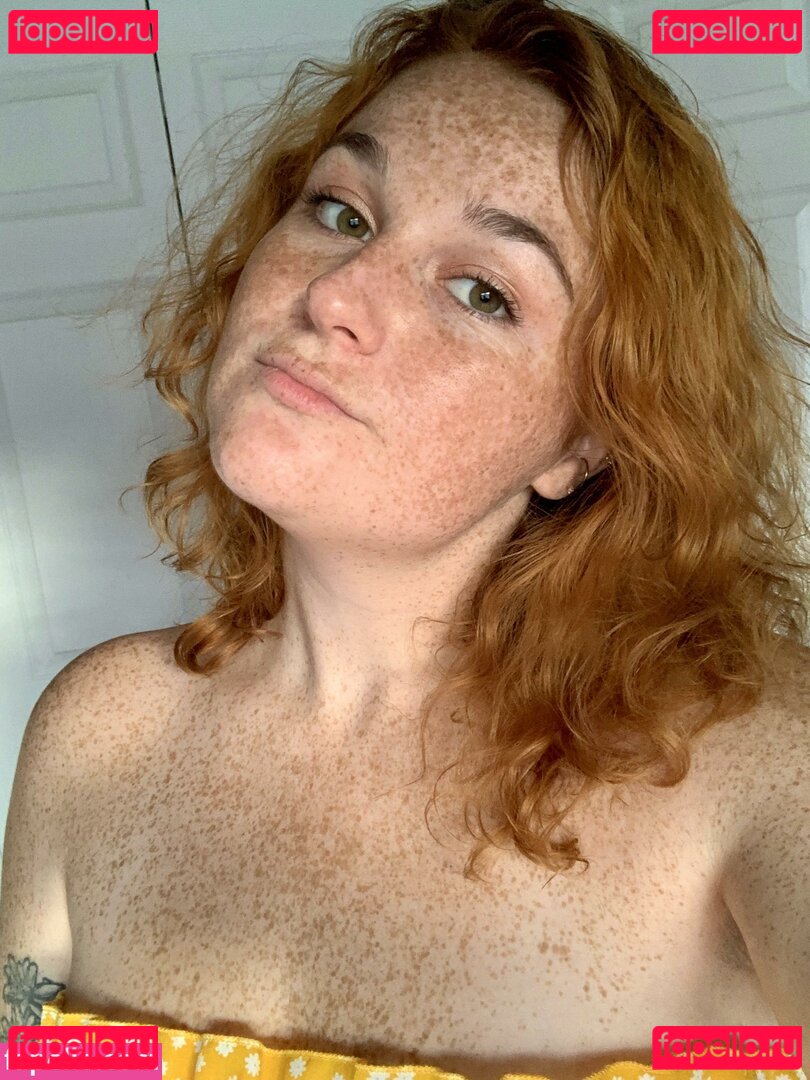Freckled Baby Nude Onlyfans Photo 9