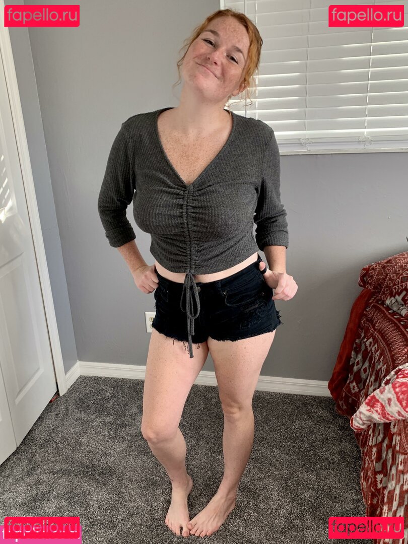 Freckled Baby Nude Onlyfans Photo 7