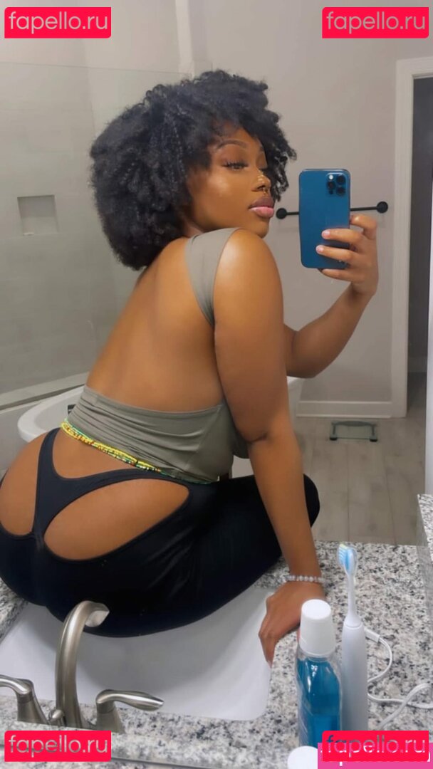 kcurieuse Nude Onlyfans Photo 30