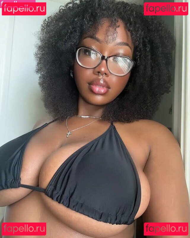kcurieuse Nude Onlyfans Photo 9