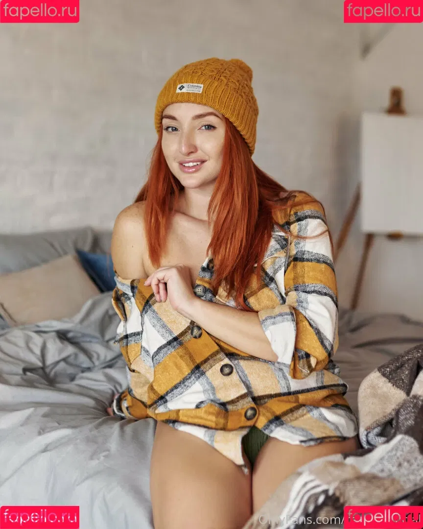 Red Fox Onlyfans Photo Gallery 
