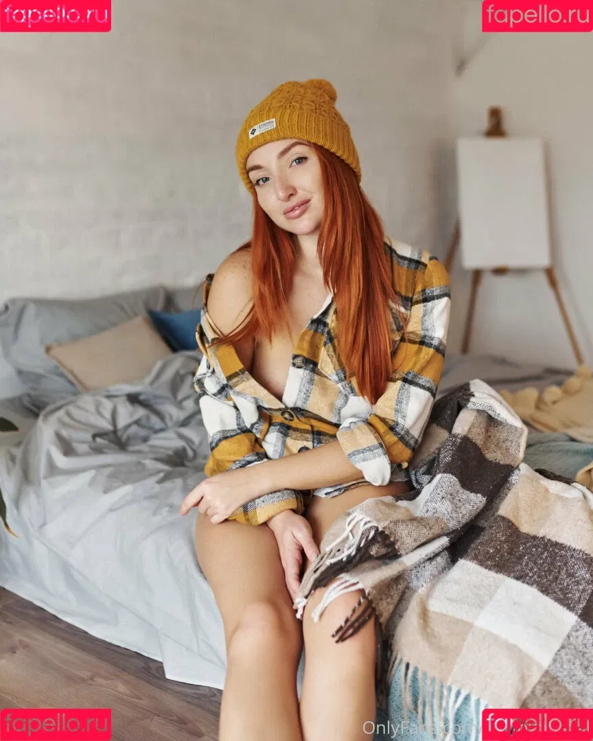 Red Fox Onlyfans Photo Gallery 