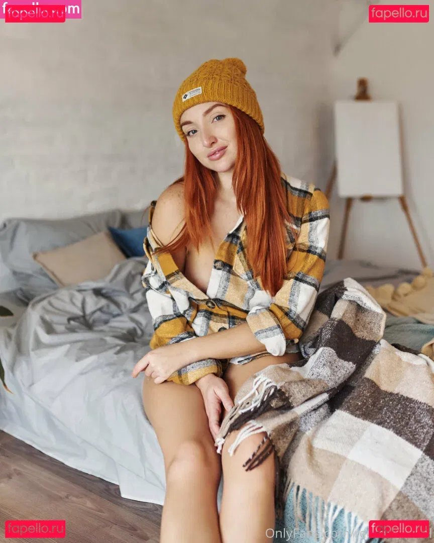 Red Fox Onlyfans Photo Gallery 