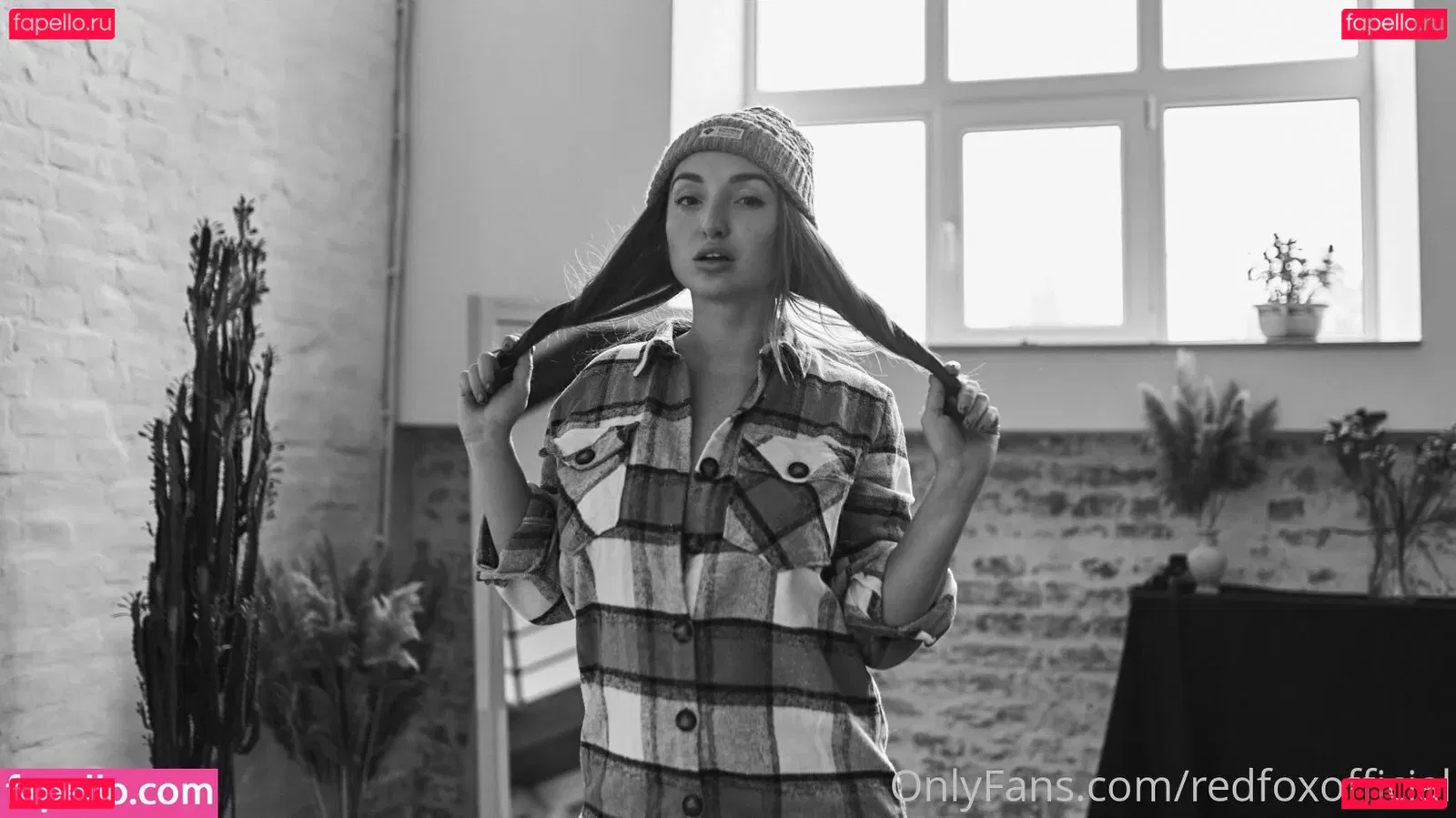 Red Fox Onlyfans Photo Gallery 