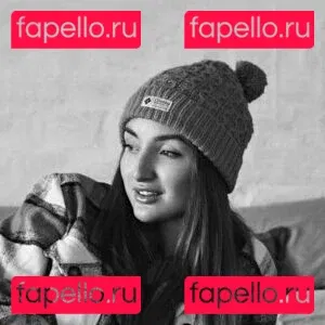 Red Fox Onlyfans Photo Gallery 