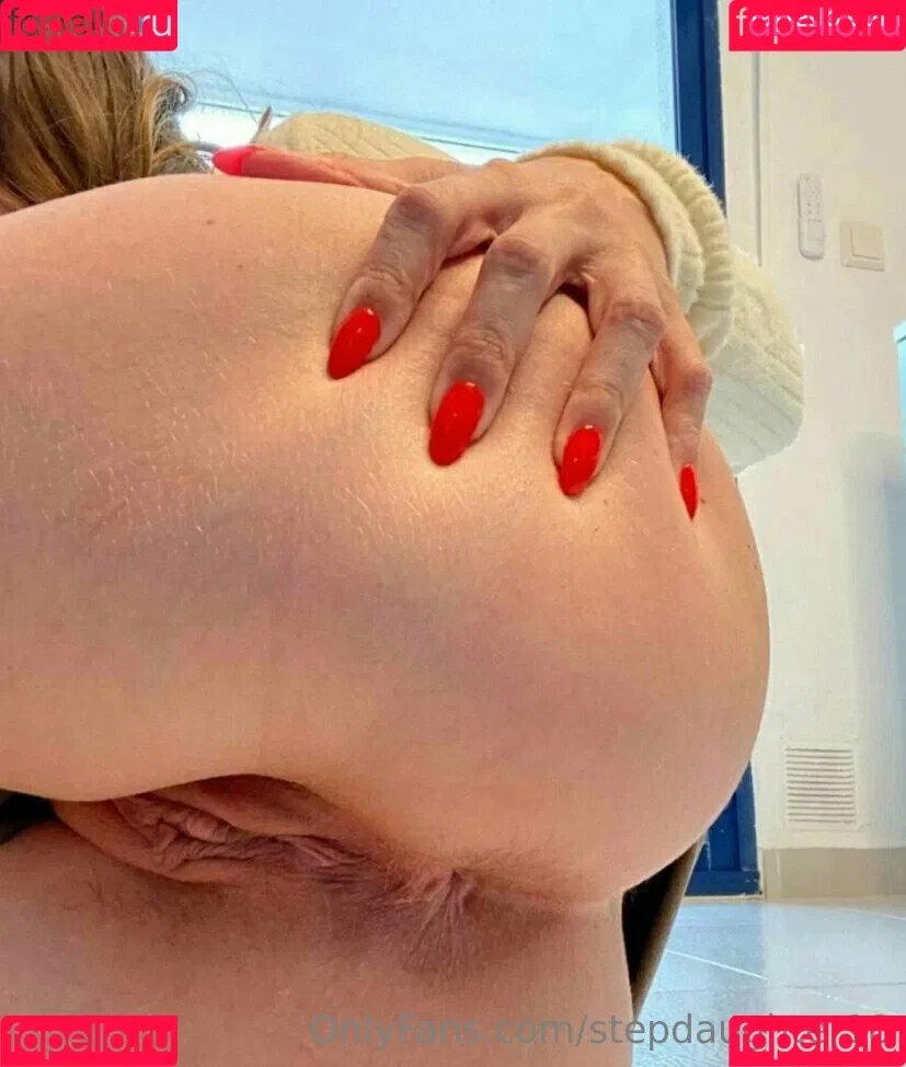 stepdaughter18 Onlyfans Photo Gallery 