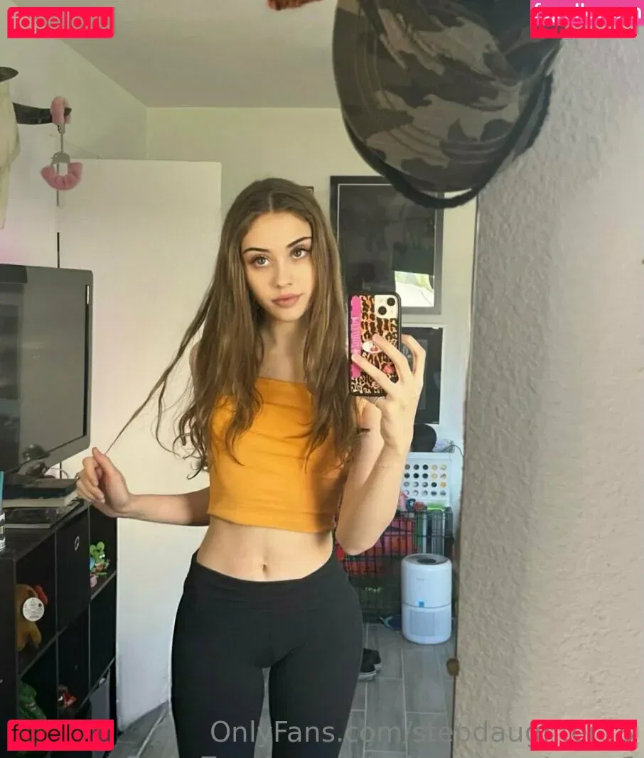 stepdaughter18 Onlyfans Photo Gallery 