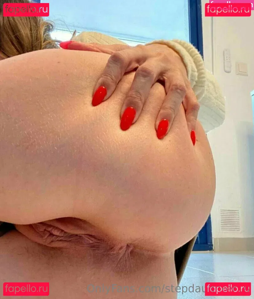 stepdaughter18 Onlyfans Photo Gallery 