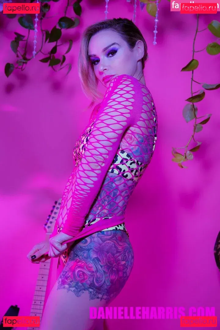 Danielle Harris Onlyfans Photo Gallery 