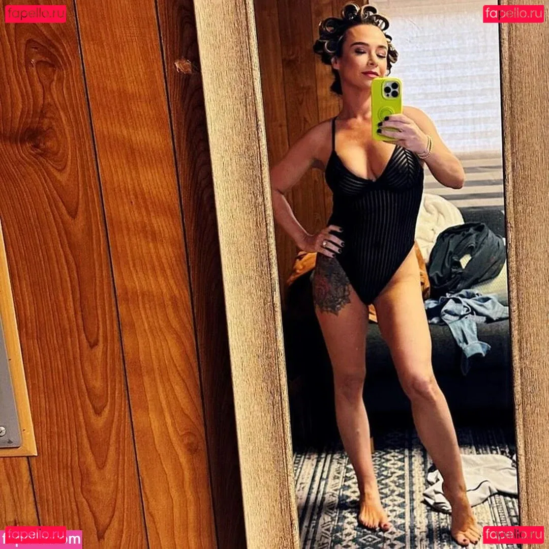 Danielle Harris Onlyfans Photo Gallery 