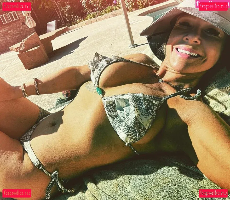 Danielle Harris Onlyfans Photo Gallery 