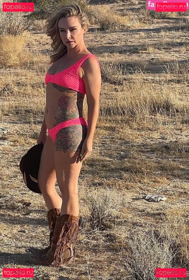 Danielle Harris Onlyfans Photo Gallery 