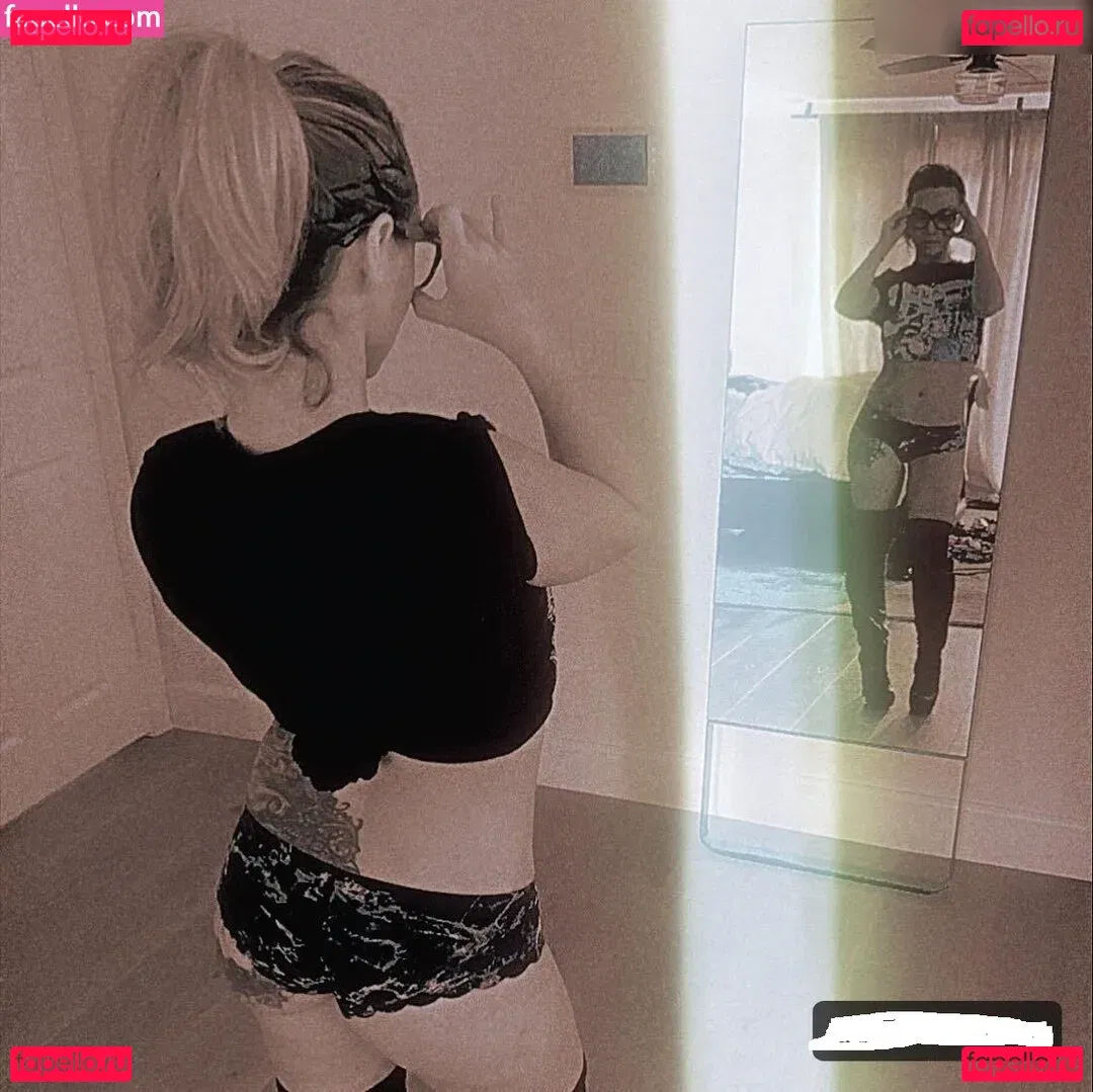 Danielle Harris Onlyfans Photo Gallery 