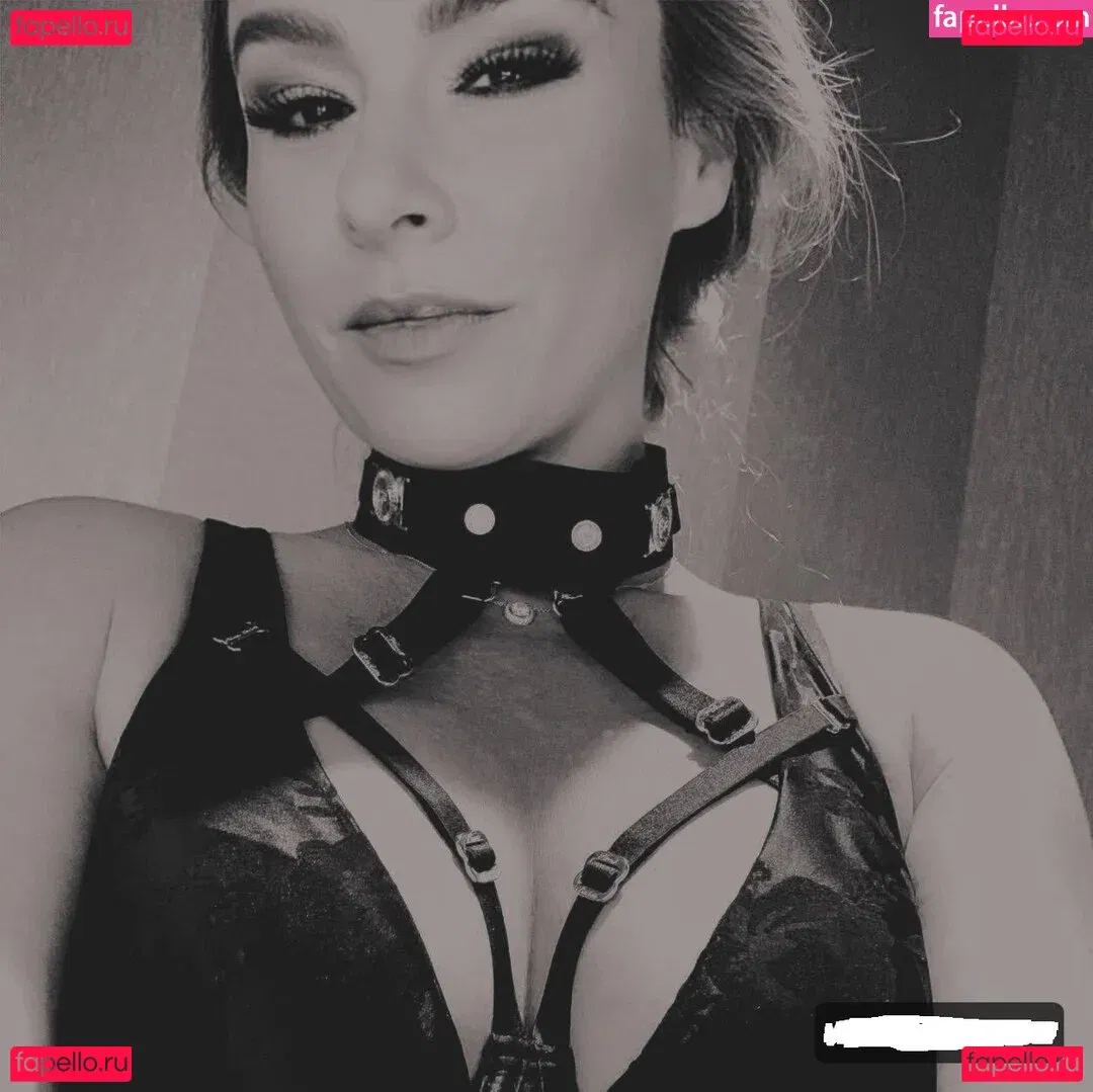 Danielle Harris Onlyfans Photo Gallery 
