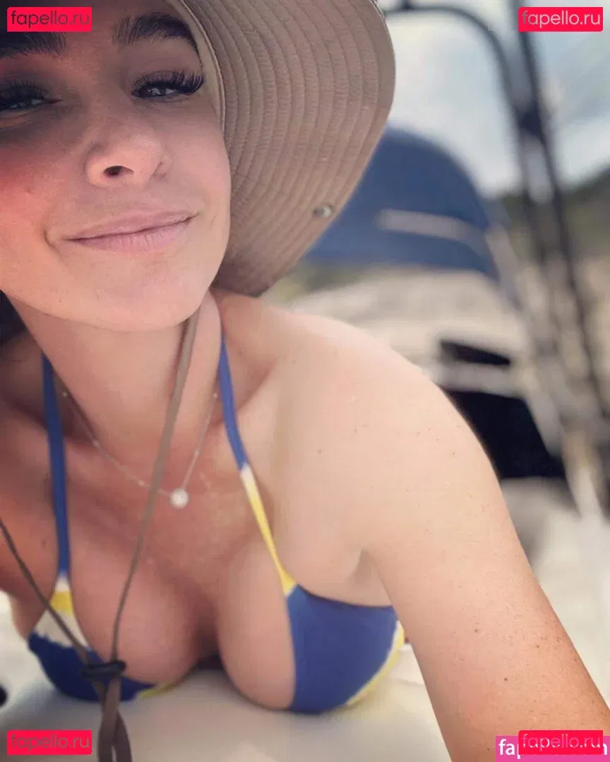 Danielle Harris Onlyfans Photo Gallery 