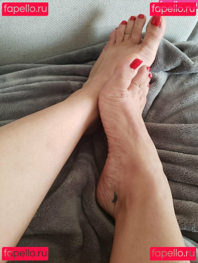 Cadelyn Takace Nude Onlyfans Photo 6