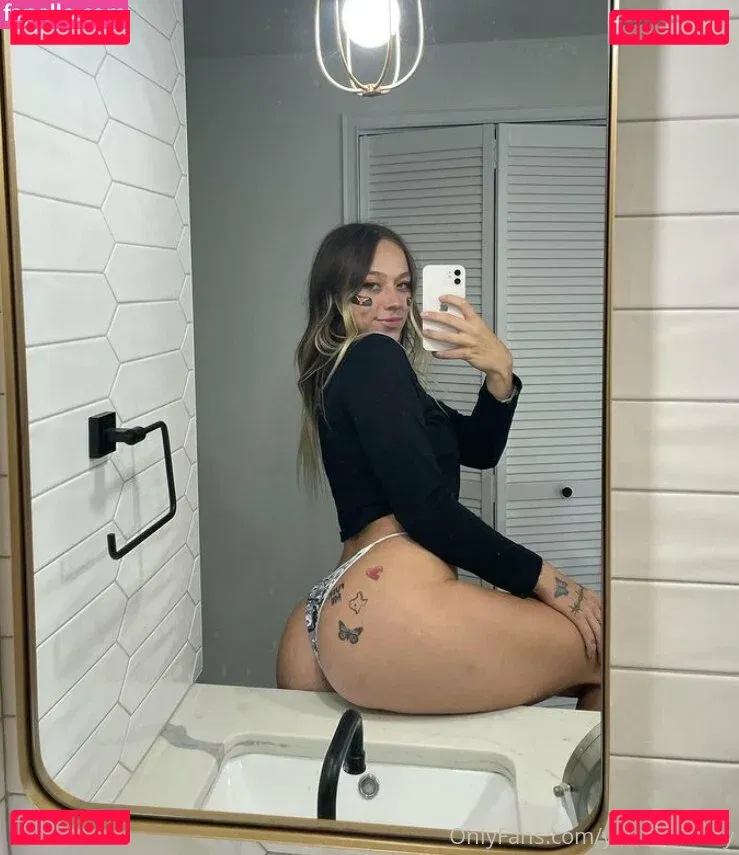 yourfavhaley Onlyfans Photo Gallery 