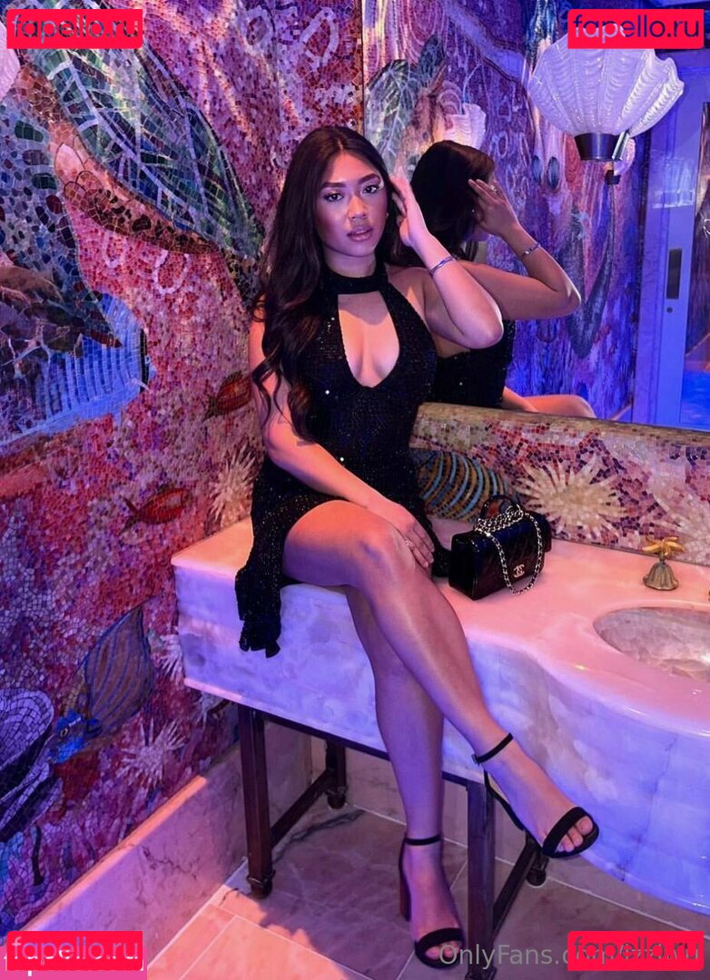 izziwu Nude Onlyfans Photo 4