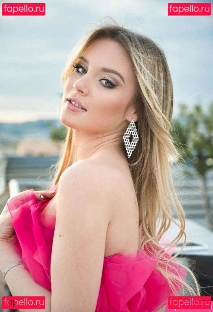 Carla Lazzari Nude Onlyfans Photo 49