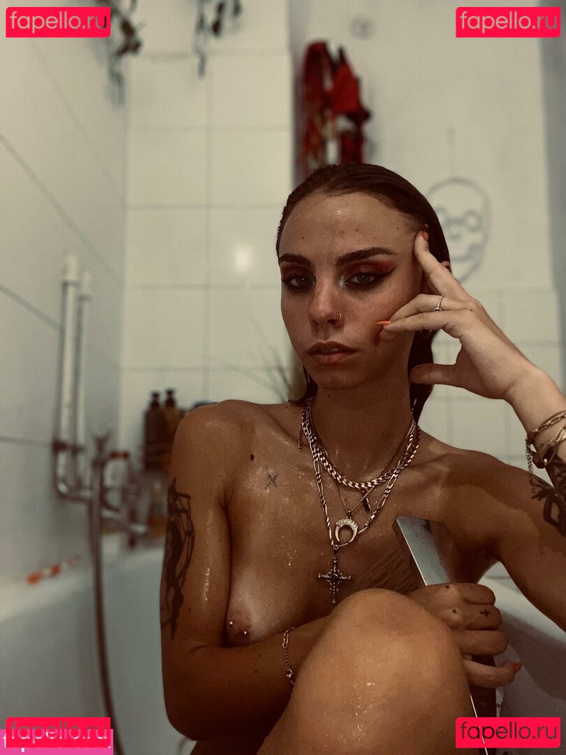 Neolinaraho Nude Onlyfans Photo 9