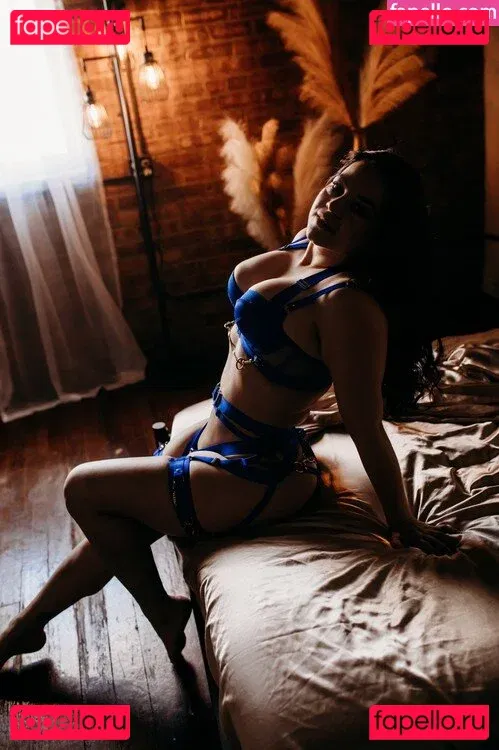 Nadine Sage Onlyfans Photo Gallery 