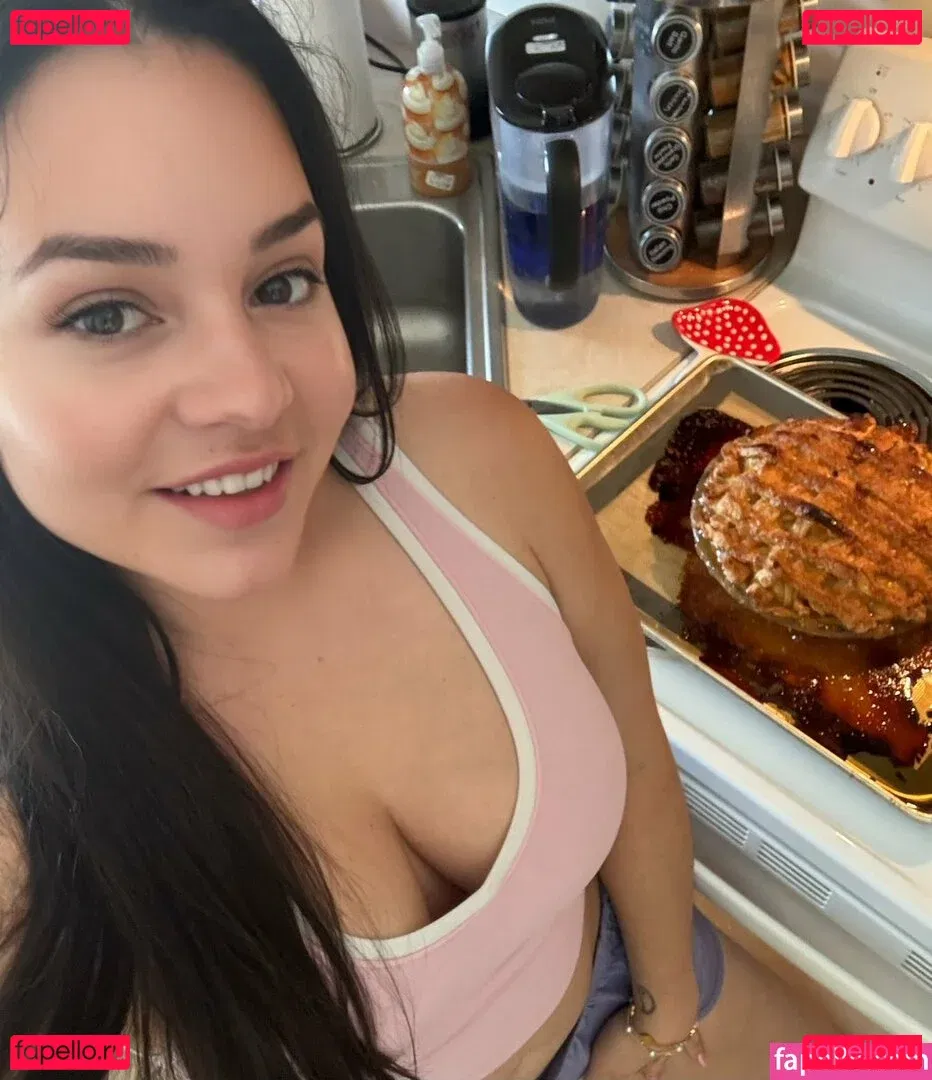 Nadine Sage Onlyfans Photo Gallery 