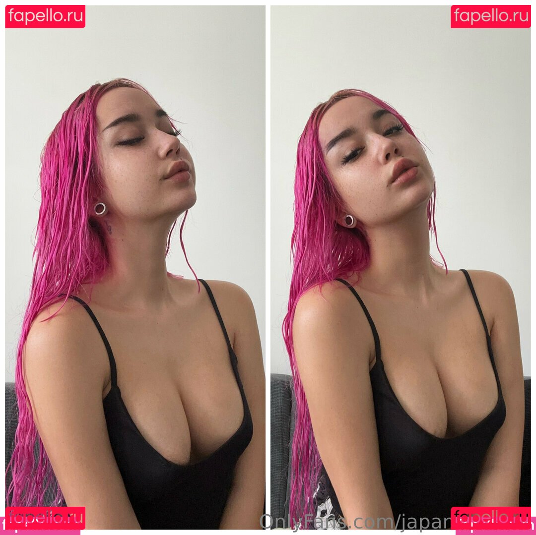 Emmasnowww Nude Onlyfans Photo 25