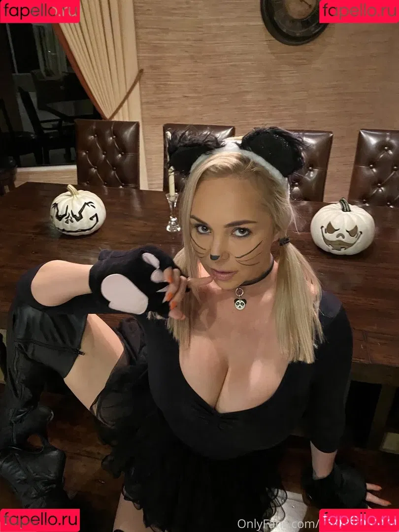realmarycarey Onlyfans Photo Gallery 