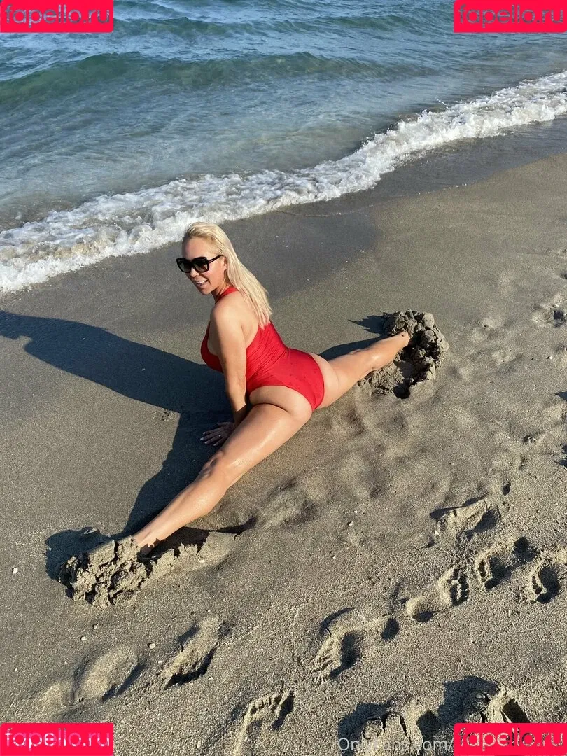 realmarycarey Onlyfans Photo Gallery 